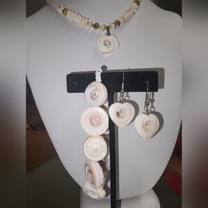 3 Piece  Carved Shell Jewelry Set - Cream and Gold